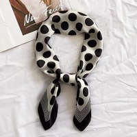 Foulard carré 100 % soie de mûrier satinée pour femme, imprimé pois classique, vintage, élégant, pour la tête, le cou, les cheveux, ou comme accessoire de sac