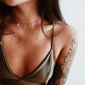 Collier ras du cou en alliage avec pendentif éclair et strass en cristal pour femme, à porter au quotidien - Product Image 3