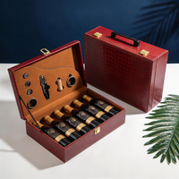 Boîte cadeau pour vin en texture crocodile rouge avec insert pour 6 bouteilles et logo personnalisé pour l'emballage d'alcool haut de gamme