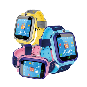 Reloj inteligente <span class=keywords><strong>E01</strong></span> IP67 resistente al agua con tarjeta SIM de 2G para niños, reloj inteligente SOS antipérdida con seguimiento LBS, reloj inteligente con seguimiento de ubicación de llamadas - Product Image 1