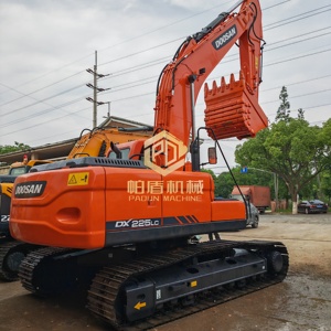 รถขุดดิน Doosan DX225LCA มือสอง รถขุดดินดูซาน 22 ตัน รถขุดไฮดรอลิกมือสอง สำหรับงานก่อสร้างถนนและงานดินดิน - Product Image 1