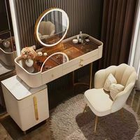 Table de maquillage moderne de luxe en bois avec miroir éclairé et chaise, design panneau en fer, sur pied, pour chambre et hôtel