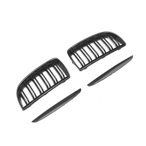 กระจังหน้า BMW E90 แบบสองแถบ สีดำเงา ABS สำหรับเปลี่ยนกันชนหน้า ปี 2004-2008 - Product Image 3