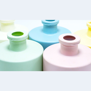 Bán Buôn Thiết Kế Độ<span class=keywords><strong>c</strong></span> Đáo Hộ Gia Đình Chai Nướ<span class=keywords><strong>c</strong></span> Hoa Tùy Chỉnh Mới Đến 120Ml Rõ Ràng Glass Vòng Rỗng Sang Trọng Reed Khuếch Tán Chai - Product Image 5