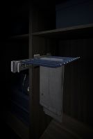 Seitlich Montierter Hosenhalter aus Aluminiumlegierung mit Fluorkohlenstoff-Finish und Versteckter Dämpfung für Kleiderschrank-Aufbewahrung