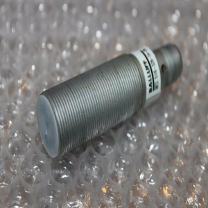 Nuovo Sensore Induttivo Originale Pronto per la Spedizione Tipo BES 516326S4CW Sn 5mm per PLC - Product Image 1