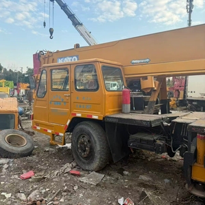 Grúa hidráulica para camión Kato NK250 de 25 toneladas con pluma telescópica de 33 m de alto rendimiento para proyectos de construcción y elevación industrial. - Product Image 2