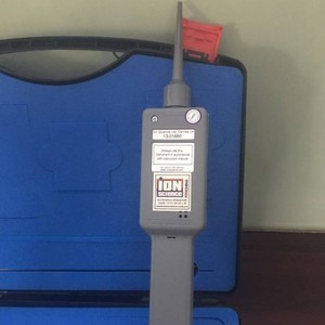 เครื่องตรวจจับการรั่วไหลของก๊าซฮีเลียม Ion Science GasCheck Tesla ความแม่นยำสูง เครื่องวิเคราะห์ก๊าซแบบพกพา - Product Image 1