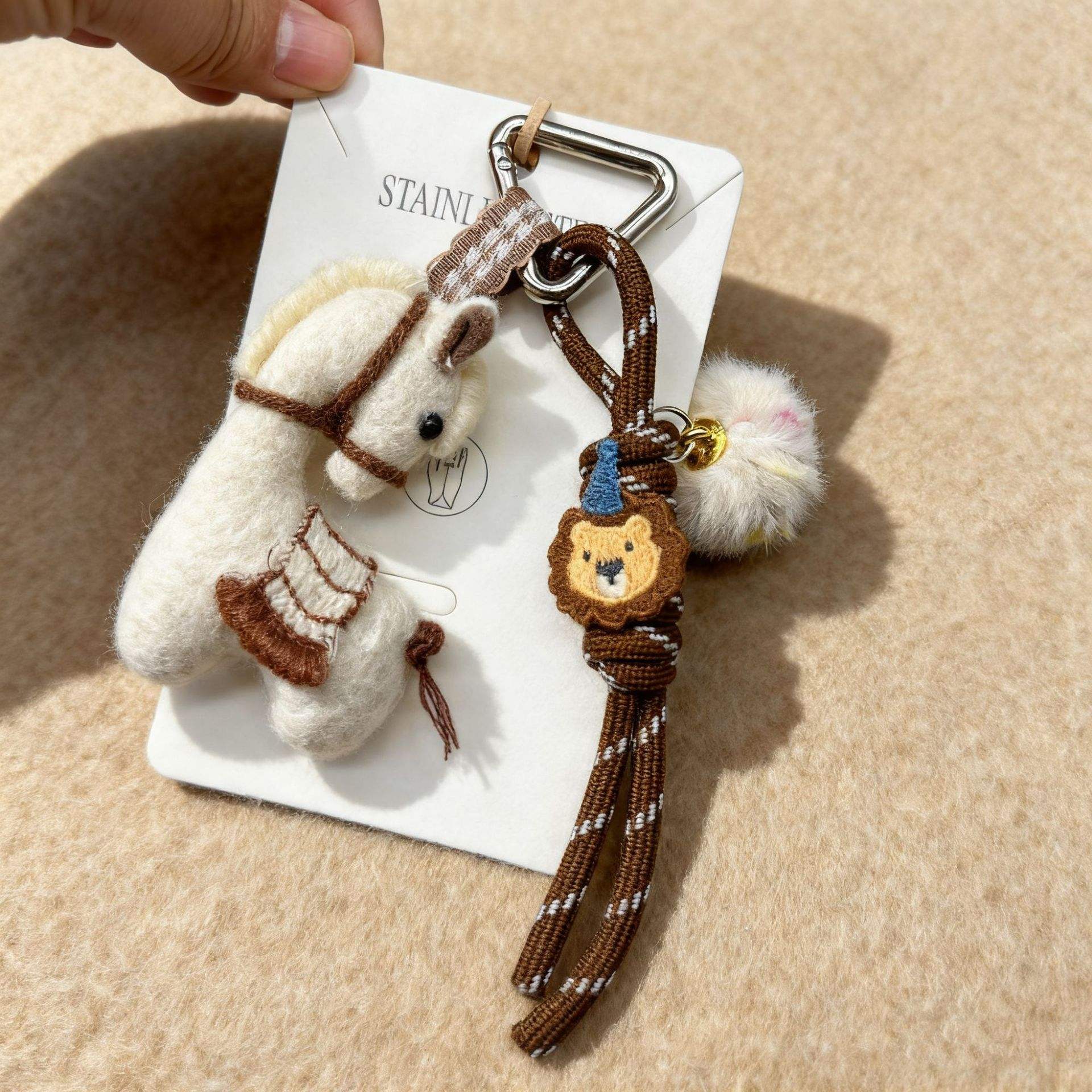 ม้าสีเบจ