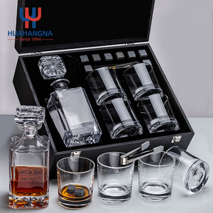 Carafe à liqueur Bourbon 25oz personnalisée 4 11oz double whisky à l'ancienne coffret cadeau boîte transparente en bois de pin couleur noire - Product Image 1