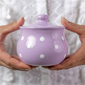 Fatti a mano Viola e Bianco Polka Dot tazza di Ceramica Ciotola di Zucchero, Pentola Con Coperchio | Ceramica Honey Jar, barattolo di marmellata | Regalo di Inaugurazione Della Casa - Product Image 1