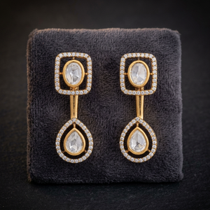 Boucles d'oreilles pendantes en alliage de zinc, cristal et strass pour femme, style Kundan, charme intemporel pour mariage - Product Image 3