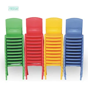 Muebles de plástico coloridos para niños, mesa de estudio interior y sillas