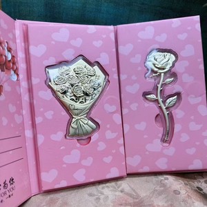 Ramo de Rosas, Regalo para el Día de San Valentín, Impresión con Relieve de Dibujos Animados, Decoración Coleccionable para el Hogar y la Oficina - Product Image 1