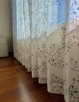 Rideaux transparents à imprimé floral délicat avec de jolis animaux mignons et apaisants - Une touche fantaisie pleine de charme enfantin