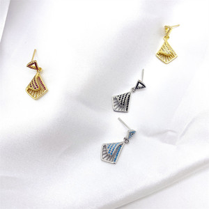 Pendientes Geométricos con Cristales Microincrustados, para Uso Diario, Forma de Lágrima, Diseño Irregular, con Circonita - Product Image 2