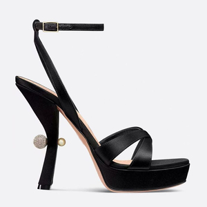 รองเท้าส้นสูงแบบรัดข้อเท้าประดับเพชรและมุกสำหรับผู้หญิง รองเท้าส้นเตี้ยแบบสายไขว้ผ้าซาตินสำหรับฤดูร้อน - Product Image 5