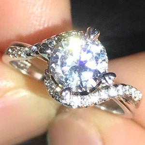 Anello Elegante e Semplice per Donne, Accessorio alla Moda per Uso Quotidiano, Gioiello Versatile per Diverse Occasioni - Product Image 2
