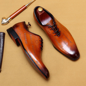 Chaussures Oxford en cuir formelles pour hommes à bout rond, gravées, respirantes, légères et antidérapantes - Product Image 2