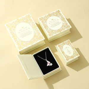 Caja de Joyería Rígida con Forma de Libro, Magnética, para Guardar Collares y Pendientes, Reciclable, con Impresión de Logotipo Personalizado - Product Image 1
