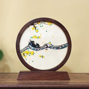 Figura de Caballo Bordada de Doble Cara en Madera de Nogal, Artesanía de Patrimonio Cultural Inmaterial, Regalo para el Año Nuevo Chino - Product Image 4