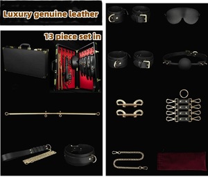 Kit <span class=keywords><strong>de</strong></span> bondage en cuir véritable 13 pièces avec coffret <span class=keywords><strong>de</strong></span> luxe, menottes, collier, bâillon, ensemble <span class=keywords><strong>de</strong></span> <span class=keywords><strong>jeu</strong></span> SM, ensemble <span class=keywords><strong>de</strong></span> bondage pour <span class=keywords><strong>jeu</strong></span> <span class=keywords><strong>de</strong></span> corde BDSM - Product Image 3