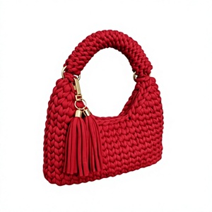 Sac fourre-tout en crochet blanc avec chaîne dorée, sac à bandoulière décontracté fait main, écologique, imperméable pour un usage quotidien - Product Image 3