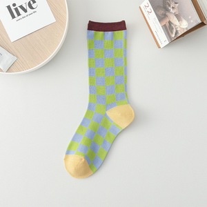 Calcetines a media pantorrilla para mujer con estampado a cuadros de tablero de ajedrez, de moda, para primavera y verano, que combinan con pantalones Shark - Product Image 4