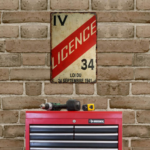 <span class=keywords><strong>Plaque</strong></span> Murale Métallique Vintage IV LICENCE 34 Loi du 24 Septembre 1941 Rétro Français Effet Vieilli pour Garage, Bar, Pub, Cave à Hommes - Product Image 3