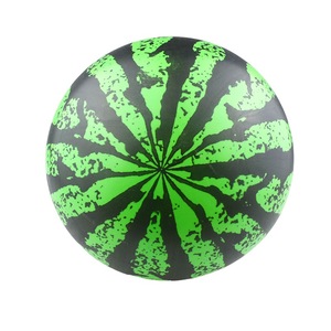 2025 nhà máy Bán buôn giá tùy chỉnh PVC Inflatable Jumbo dưa hấu bãi biển bóng PP chất liệu lớn in đồ chơi bãi biển - Product Image 5