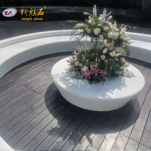 Nuevo Banco Curvo de Hormigón para Exteriores Magic Stone, Personalizable para Jardín, en Blanco, Gris y Amarillo - Product Image 2