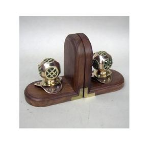 Casco de buceo de latón hecho a mano con MOQ bajo creativo con base de madera Fabricante Mayorista venta directa de fábrica - Product Image 1