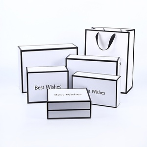 Boîte cadeau en papier pour vêtements, boîte cadeau en papier pour expédition, boîte cadeau en papier ondulé avec impression personnalisée - Product Image 1