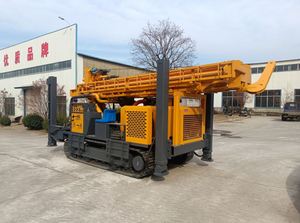 Foreuse hydraulique pour puits FY1000 |   Profondeur de 1000 m, moteur Cummins de 194 kW, capacité de levage de 36 tonnes |   Équipement de forage aquifère et géothermique - Product Image 5