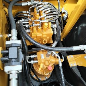 รถขุดไฮดรอลิกแบบตีนตะขาบ SANY SY155H sy155C 15 ตัน มือสอง รับน้ำหนักได้มาก พร้อมน้ำมันและไส้กรองใช้งานได้นาน มีสินค้าในสต็อก - Product Image 6