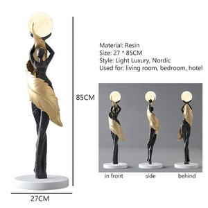 Lampe sur pied sculpture femme abstraite, résine noire et or, lumière LED lune, statue d'art moderne, décoration intérieure pour salon et entrée - Product Image 5