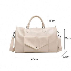 Sac de sport et de voyage élégant et simple en PU et polyester, grande capacité, à porter à l'épaule ou en bandoulière, certifié BSCI - Product Image 5
