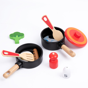 Ensemble de jouets de cuisine en bois UBM : Poêle, <span class=keywords><strong>casserole</strong></span>, couvercle, spatule, cuillère, ustensiles pour œufs, poisson et légumes, jeu d'imitation pour enfants, certifié CE CPC, personnalisable OEM - Product Image 6