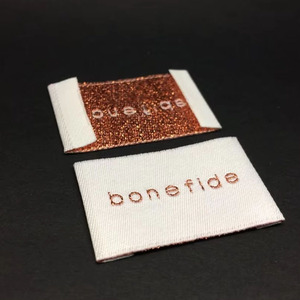 Etichetta Tessuta Personalizzata con Logo del Marchio in Poliestere Bianco ad Alta Densità, Tagliata al Laser, Lavabile, Ricamata per Borse e <span class=keywords><strong>Scarpe</strong></span> - Product Image 1