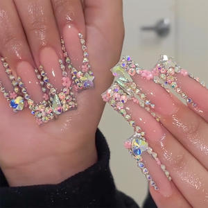 24 pièces Diamants roses scintillants Motif Amande <span class=keywords><strong>Faux</strong></span> Ongles Modèle Cercueil Ongles Artificiels Pressés - Product Image 2