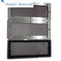 PANEL SARANG LEBAH BERKINERJA TINGGI Baja Tahan Karat Tahan Api Tahan Korosi Penggunaan Luar Ruangan Ventilasi Perisai RF EMI