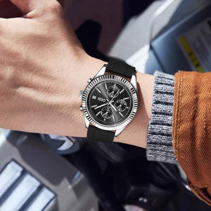 Reloj de Hombre Estilo Ejecutivo con Tres Subesferas, Seis Manecillas, Movimiento de Cuarzo y Bisel Estriado - Product Image 3