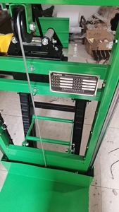 Saliscale Elettrico Cingolato Più Sicuro di Alta Qualità con Piattaforma Pieghevole in Acciaio, Attrezzatura per la Movimentazione di Materiali - Product Image 2