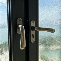 CE 0,2 U-Faktor Dreifachverglasung Thermisch Getrenntes Wärmeisolierendes Aluminium-Schwingfenster mit Fliegengitter für Häuser