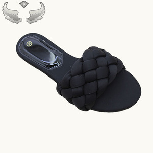 High-quality <b>Summer</b> New Design Outdoor Comfortable Wholesale Lightweight Women's Sandals and <b>slippers</b> - Product Image 3