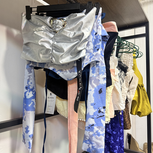 Ingrosso Abbigliamento Usato al Miglior Prezzo, Top Estivo Vintage Trendy Stile Y2K Hot Girl, Canotta Monospalla da Ragazza - Product Image 6