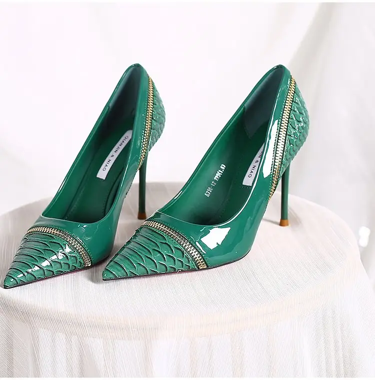 Retro Women's Sexy Snake Print Green High-heeled Shoes Pointed Fashion Zipper Thin Heel High-heeled Shoes
