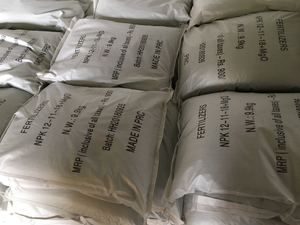 <span class=keywords><strong>Engrais</strong></span> composé NPK au <span class=keywords><strong>prix</strong></span> le plus bas NPK12-<span class=keywords><strong>12</strong></span>-<span class=keywords><strong>17</strong></span>+2 Mgo Couleur NPK Granulaire - Product Image 4