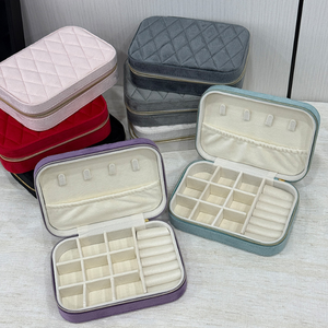Boîte à bijoux portable rectangulaire moderne en velours, faite à la main et personnalisable par le fabricant, avec fermeture éclair, 10 couleurs, grande capacité, pour bagues de voyage - Product Image 5