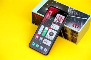 Original para ZTE <span class=keywords><strong>Red</strong></span> <span class=keywords><strong>Magic</strong></span> <span class=keywords><strong>7</strong></span> Pro 5G Gaming Phone 6,8 \ "AMOLED 2400x1080 144Hz Qualcomm SD 8 Gen <span class=keywords><strong>1</strong></span> (4 Nm) 5000mAh 120W Quick LTE - Product Image 5